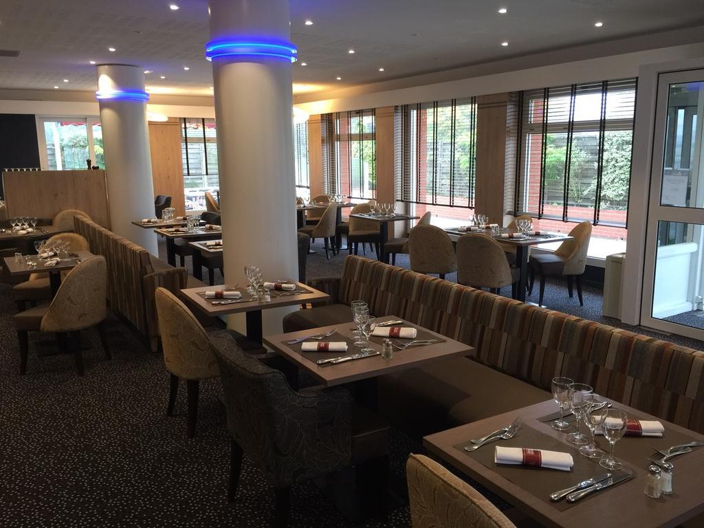 Hostellerie Saint Vincent Beauvais Aeroport מראה חיצוני תמונה