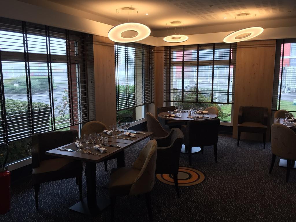 Hostellerie Saint Vincent Beauvais Aeroport מראה חיצוני תמונה