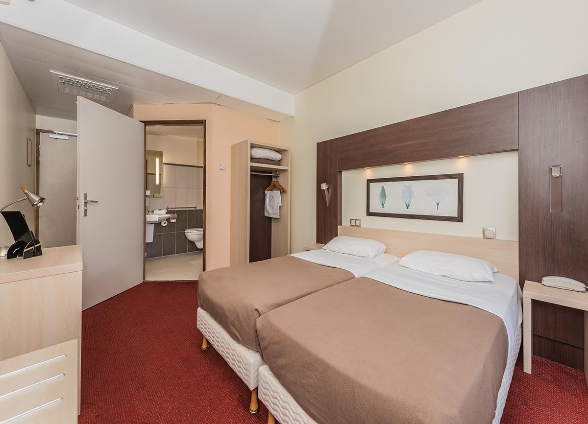 Hostellerie Saint Vincent Beauvais Aeroport מראה חיצוני תמונה